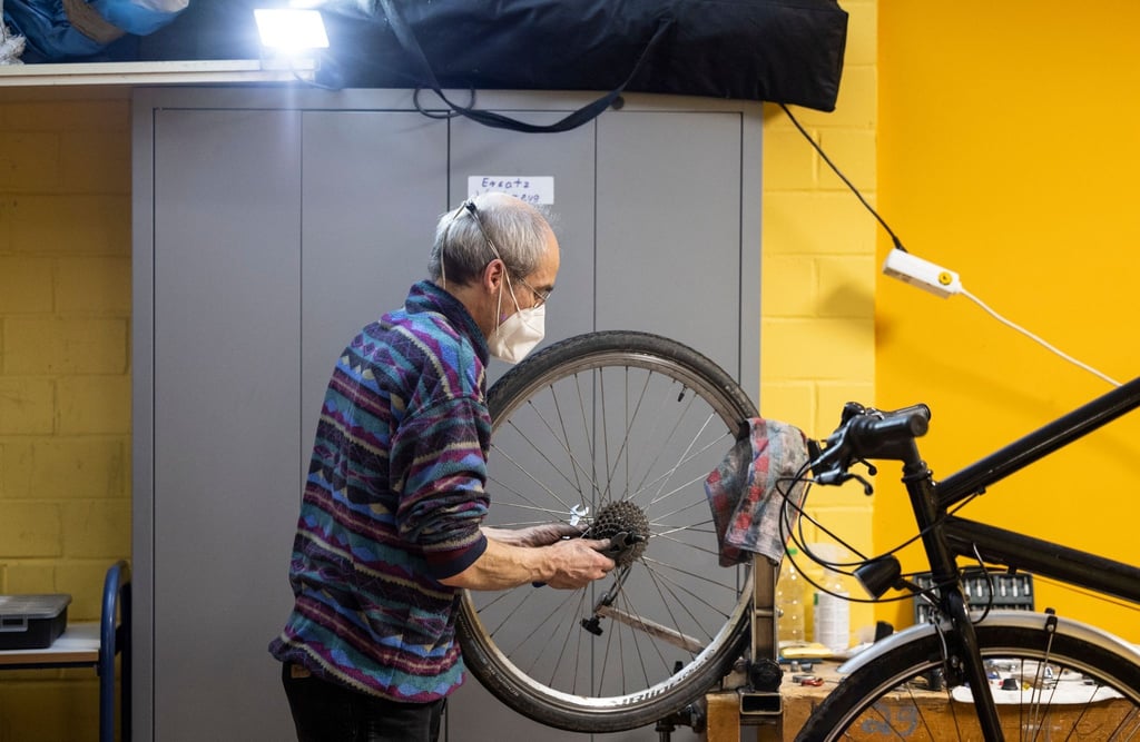 Einmal im Monat veranstaltet die Initiative Repair Cafe einen Abend, an dem Ehrenamtliche kostenlos Dinge von Privatpersonen reparieren.
