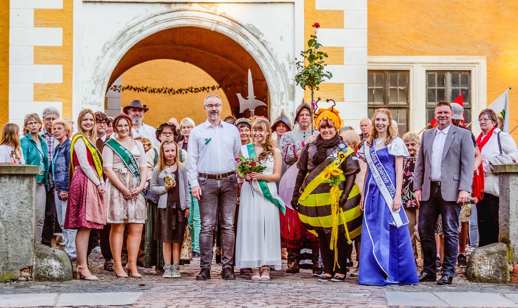 Das Schloss- und Heimatfest in Annaburg ist vorbei. Gefeiert wurde nicht nur mit allen Bürgern, auch die Hoheiten des Jessener Landes waren beispielsweise zum Rosenfest geladen.
