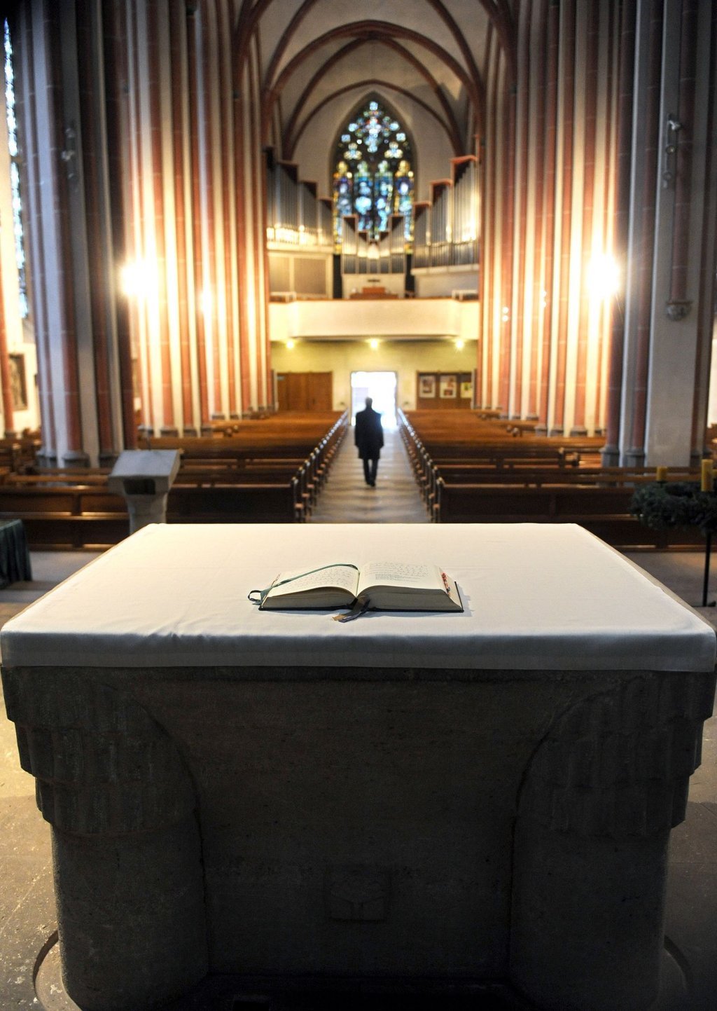 Es gibt viele Gründe, warum Menschen aus der Kirche austreten wollen.