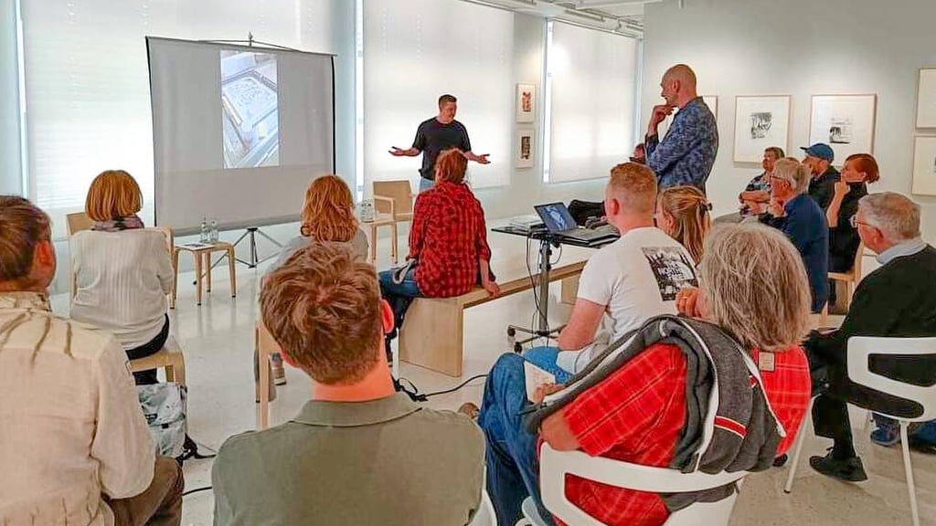 Zum Bergfest-Jubiläumswochenende hat es in der Grafikstiftung zahlreiche Veranstaltungen gegeben. Unter anderem Führungen und Vorträge.