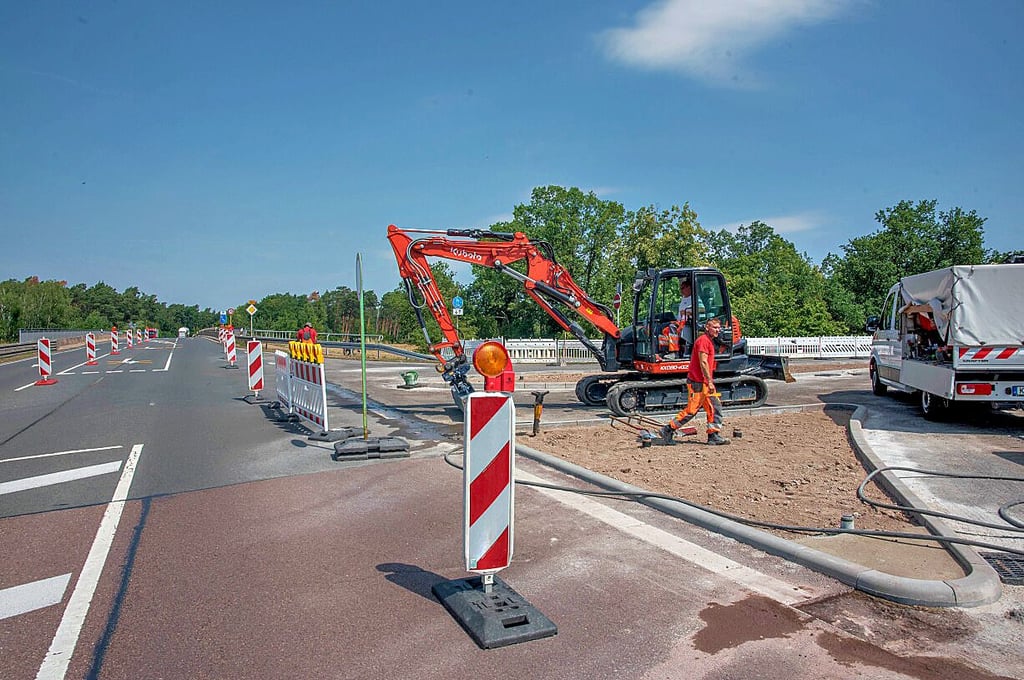 Die A9-Abfahrt Dessau-Süd ist wegen Bauarbeiten gesperrt.