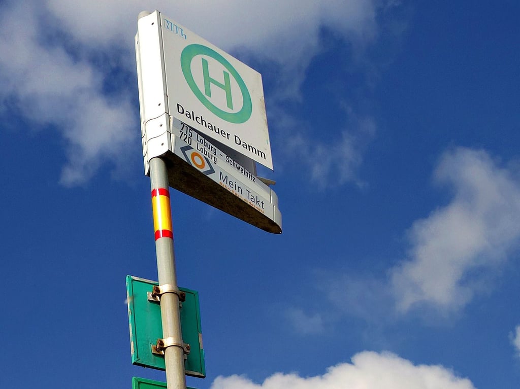 Bushaltestellen müssen behindertengerecht sein. Im Stadtgebiet Möckern ist das noch nicht überall der Fall.
