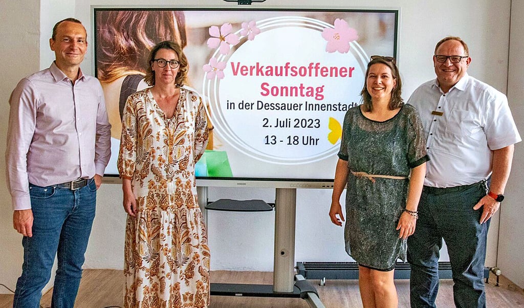 Überzeugt: Hannes Wolf, Jacqueline Lange, Tina John und Hans-Jörg Bliesener (v.l.n.r.) freuen sich auf den zweiten verkaufsoffenen Sonntag im Jahr.