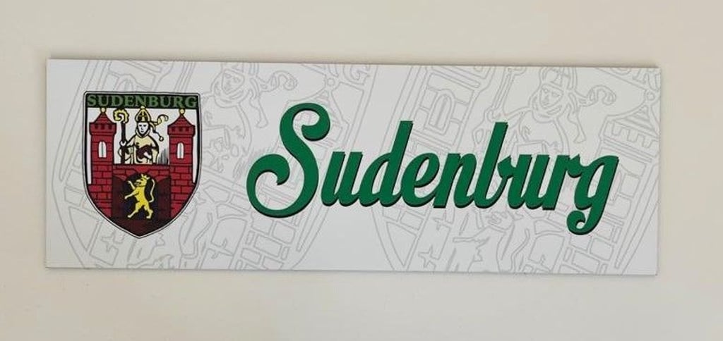 So sehen die Schilder aus, die nun erworben werden können.