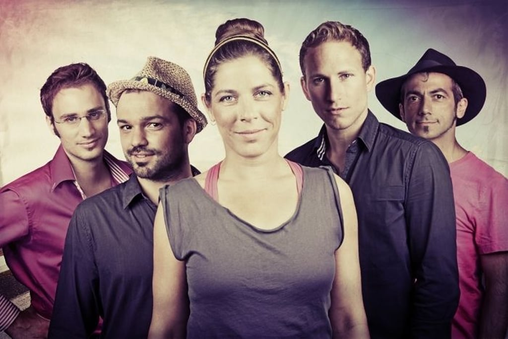 Äl Jawala geben in der Datsche in Magdeburg ein Konzert.
