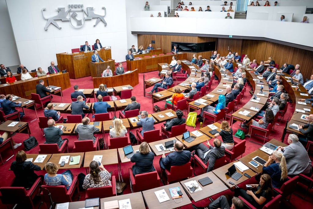 Die Abgeordneten der Bremischen Bürgerschaft während der konstituierende Sitzung.