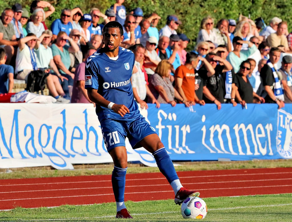 Den Ball am Fuß haben und auf dem Platz stehen – genau das will Xavier Amaechi beim FCM. Bei Blau-Weiß hofft der Engländer auf Einsätze und will von Verletzungen verschont bleiben.