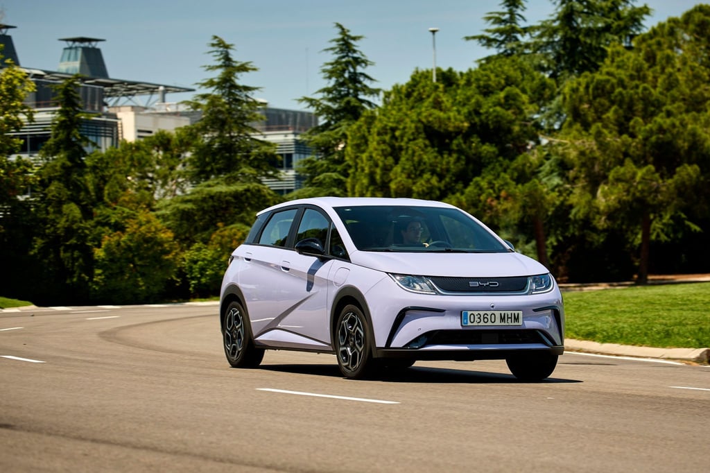Automarke mit drei Buchstaben? Viele in Deutschland dürften dabei noch nicht immer an BYD denken - günstige E-Autos wie der Dolphin könnten daran etwas ändern.