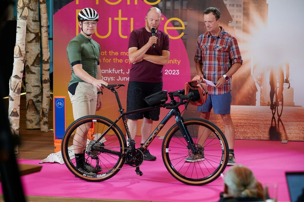 Leichter Renner für viele Untergründe: Gravelbikes wie das „Colmaro Extreme“ von Koga schaffen den Spagat zwischen Asphalt und Schotter.