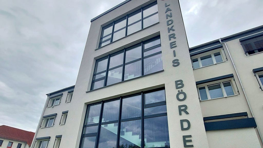 Wiedererkennungswert: Das Erscheinungsbild wurde farblich an das Hauptverwaltungsbeäude in der Bornschen Straße angepasst.