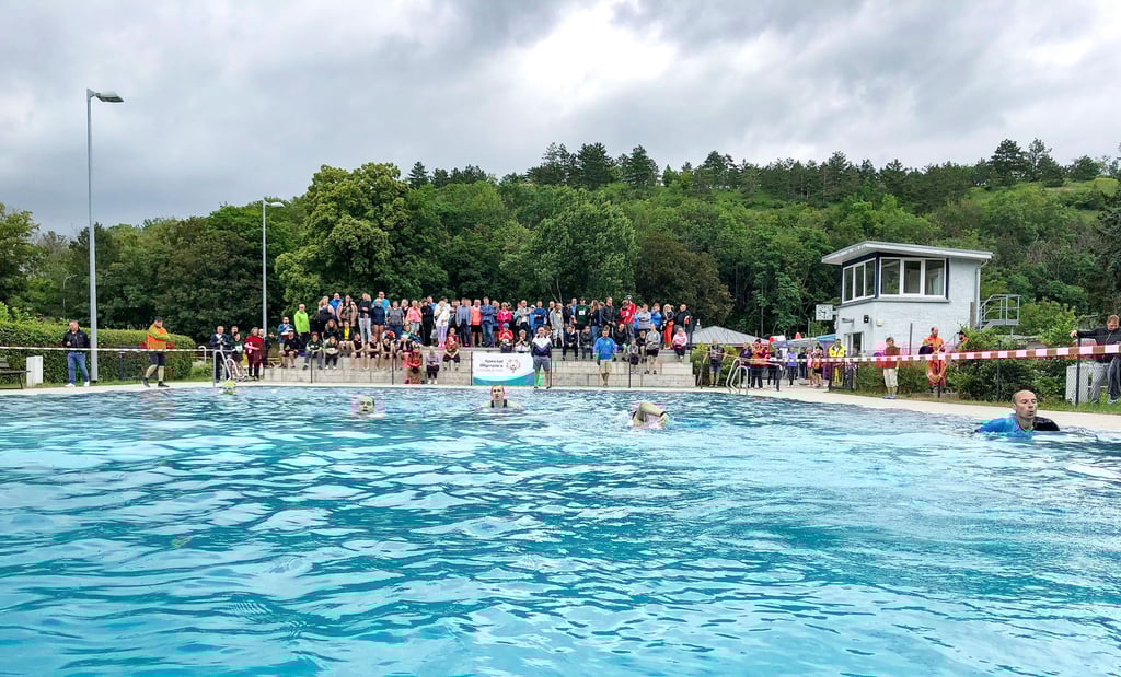 Wie immer die Startdisziplin: das Schwimmen. Das erfolgte diesmal im Sommerbad Thale.