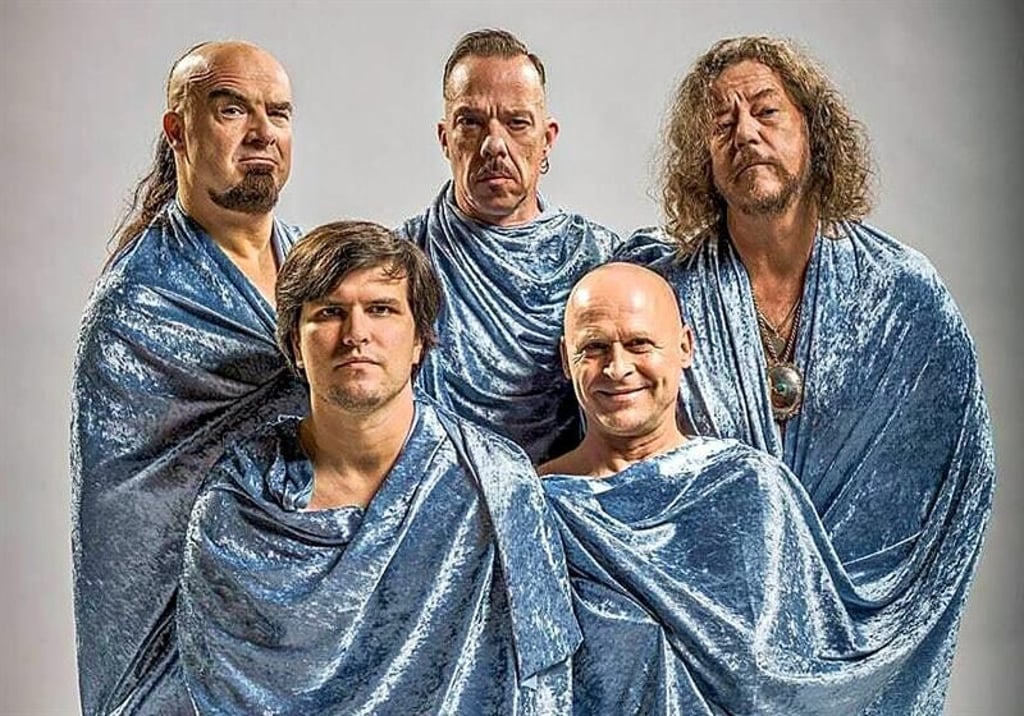 Sommerspiele auf der Rennbahn in Halle: Die Berliner Band Knorkator wird am Donnerstag die Festivalbühne auf den Passendorfer Wiesen in Halle rocken.