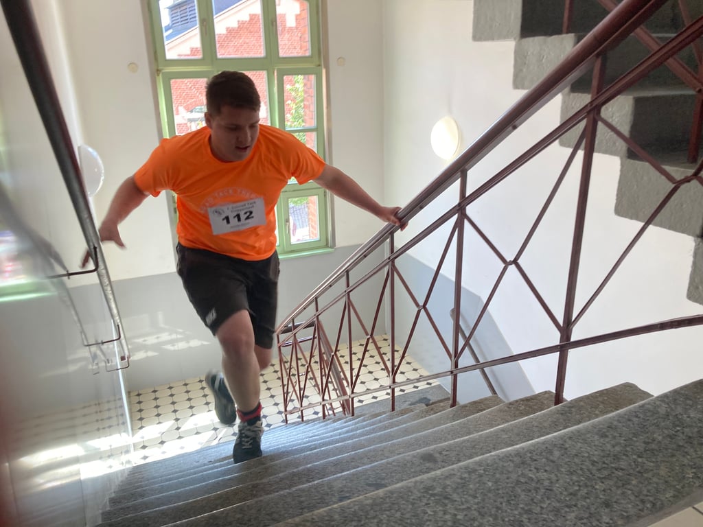Impressionen vom Treppenlauf 2023 der Berufsbildenden Schulen "Conrad Tack".