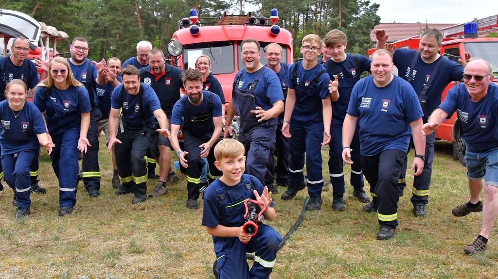 Die Wegenstedter sind die perfekten Gastgeber. Die Feuerwehrleute und Mitglieder des Feuerwehrvereins haben nicht nur die Festtage der Gemeinde Calvörde auf die Beine gestellt, sondern sich auch beim Wettbewerb um den Hirschpokal mächtig ins Zeug gelegt. Für die Bestzeit beim Löschangriff hat es am Ende doch nicht gereicht, aber sie sind die Sieger der Herzen.
