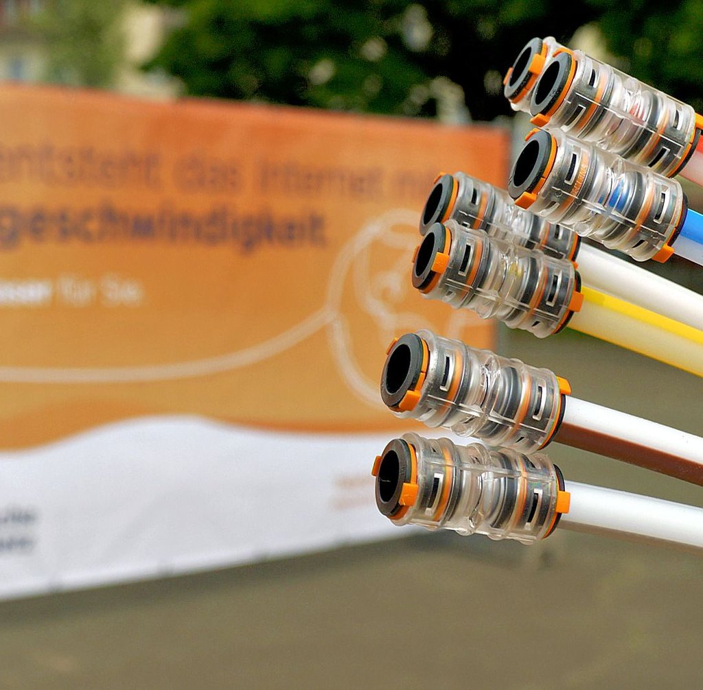 Glasfaserkabel sind aktuell die schnellsten Wege in das Breitbandnetz. Calbe soll damit komplett erschlossen werden.