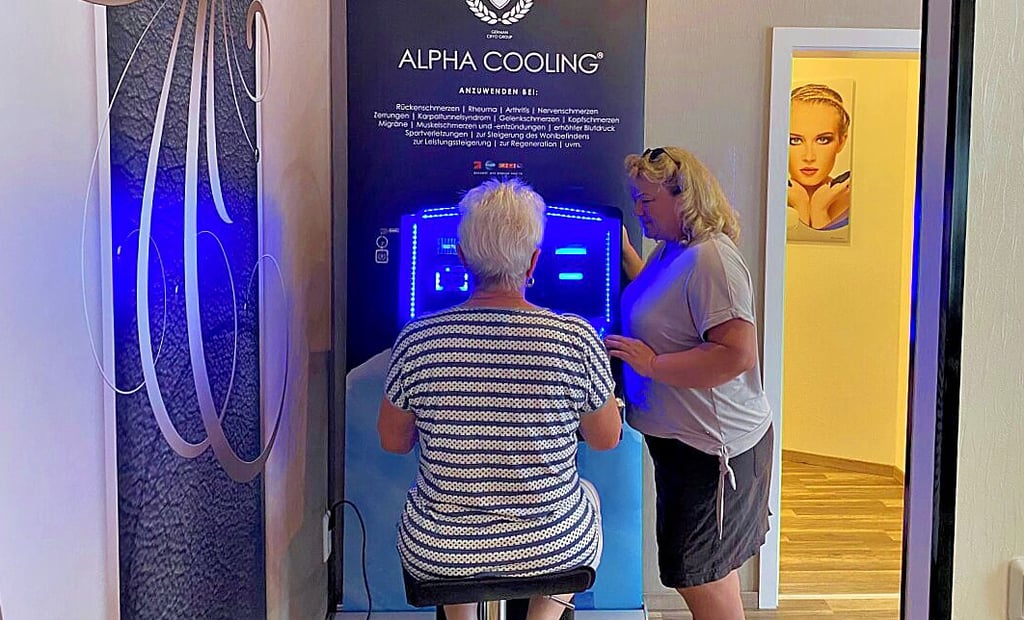 Doris Könnecke absolviert ihre vierte Behandlung. Den Effekt auf ihren Körper hat sie schnell bemerkt. 