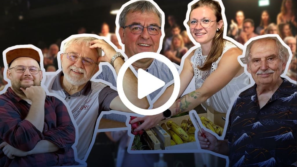 Helmut Brade ist ein international anerkannter Bühnenbildner, Grafiker - und auch Maler. Er wurde mit dem Preis der Initiatoren - nt, Volksbank und MZ - für seine Verdienste für die Stadt Halle geehrt.