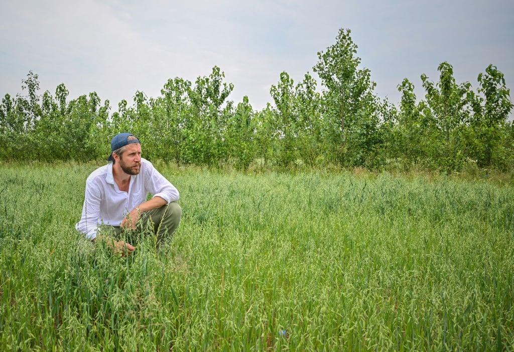 „Wasser wird immer knapper, wir haben keinen gesunden Boden mehr“: Landwirt Benedikt Bösel.