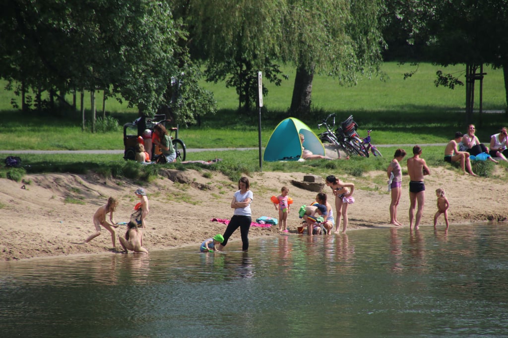Der Saalestrand in Halle ist beliebt. Viele kommen zum Baden hierher. Doch wie gut ist die Wasserqualität?