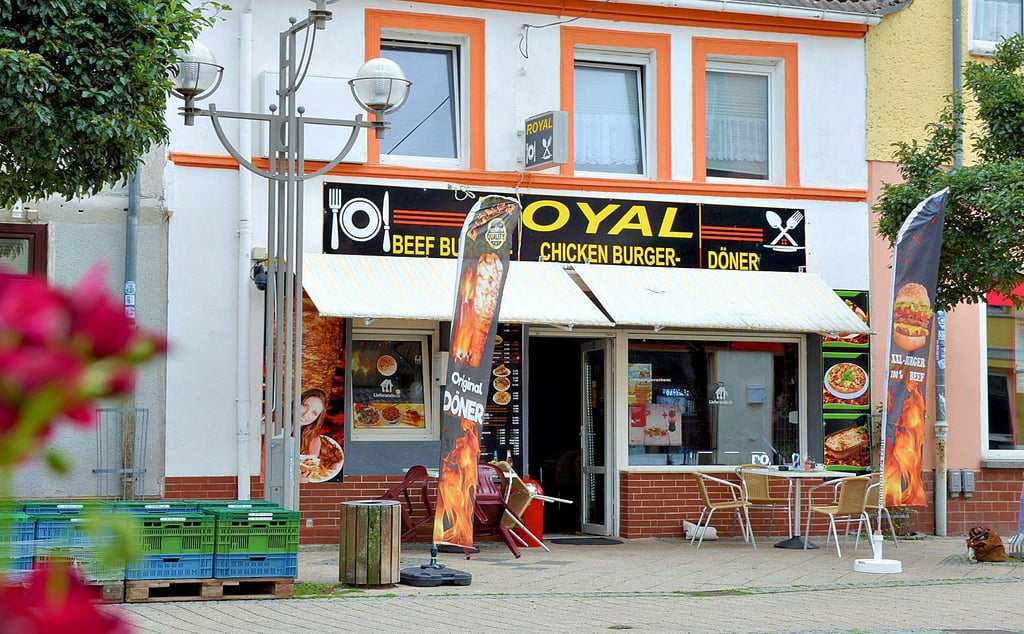 Das Gebäude in Wolmirstedt, in dem sich der beliebte Imbiss befindet, steht zum Verkauf. Was wird aus dem Burgerladen in der Innenstadt?