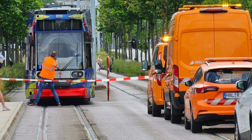 Am Zentrum Neustadt wurde am Montagnachmittag ein Mann von einer Bahn erfasst.