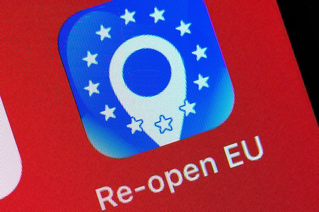 Die Info-Seite reopen.europa.eu/de - auch via App abrufbar - informiert Reisende über Corona-Regeln in Europa.