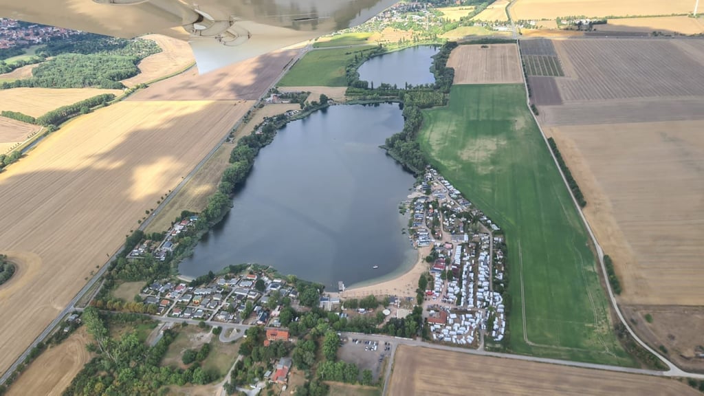 In der kommenden Bade-Saison wird hier in Wolmirsleben vom plantschen abgeraten: Der Große Schachtsee.