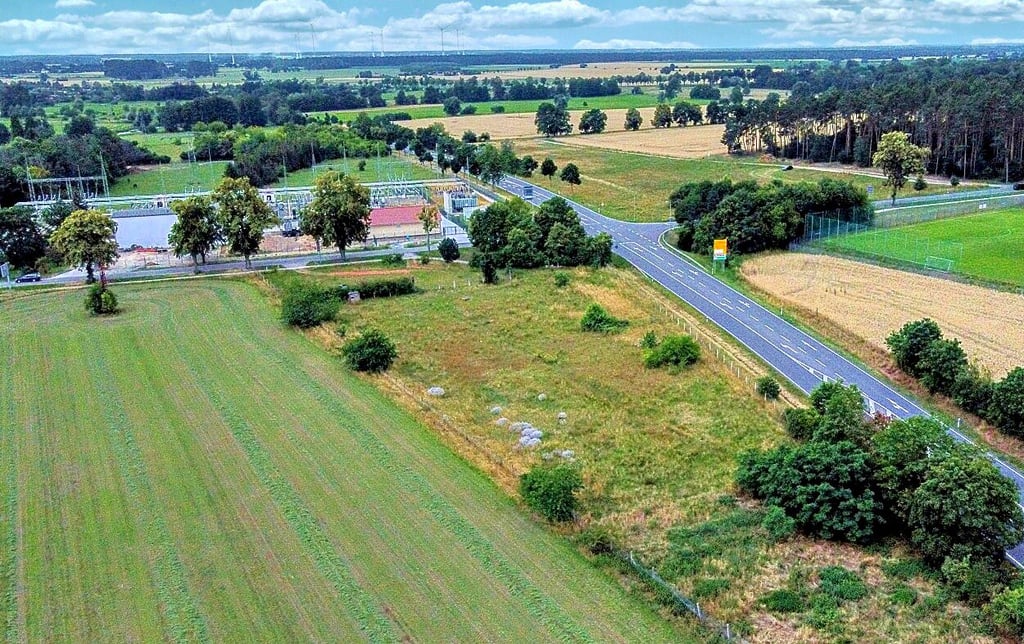 Blick auf den zukünftigen Standort des Norma-Marktes in Osterburg. Rechts ist die B 189 zu sehen.