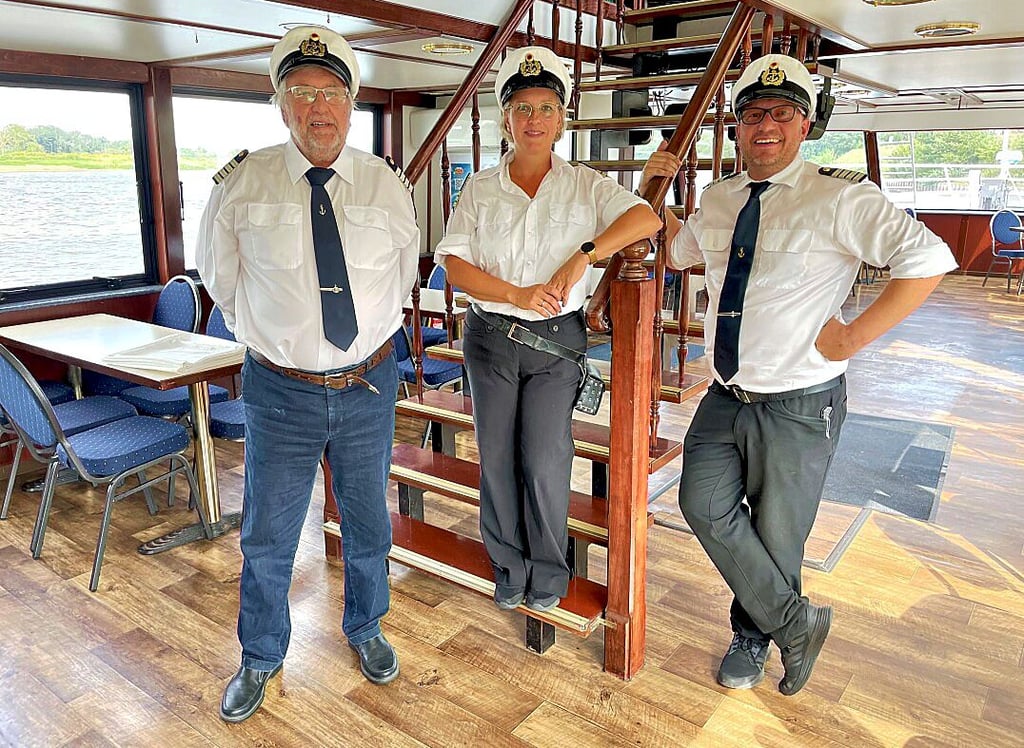 Die Crew des Tages während der Sonntagsfahrt nach Magdeburg (von links): Sylvio Süßenbach, Maren Süßenbach und Tobias Süßenbach.