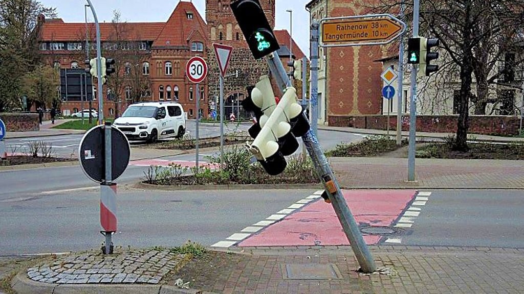 Am Nachtigalplatz in Stendal, direkt am historischen Tangermünder Tor, treffen wichtige Verbindungsstraße aufeinander.