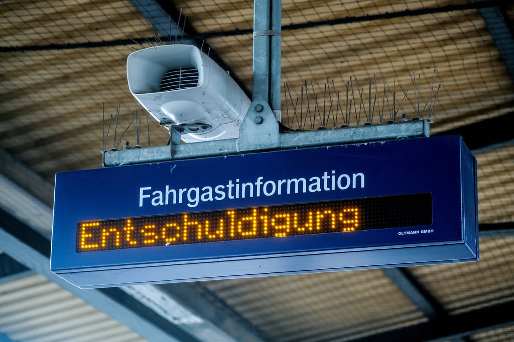 Tut uns leid, sagt die Bahn immer öfter. Und manchmal gibt es auch Schokolade zum Trost frustrierter Reisender. Aber nur im Fernverkehr.