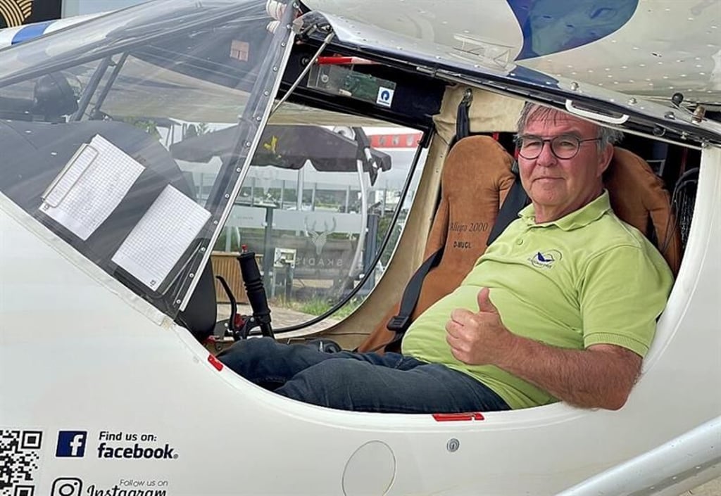 Startklar: Fluglehrer Steffen Thran in einem der Ultraleichtflugzeuge. Sie stehen auch für Rundflüge bereit. Zur Flugschule gehört nun auch das Restaurant Skadi's.