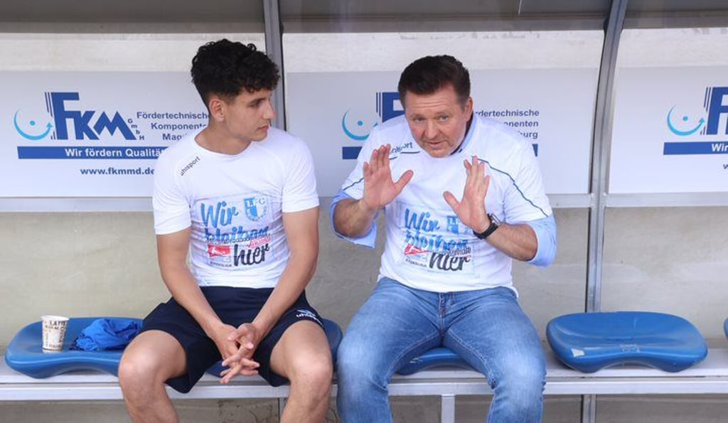 Der Hamburger SV ist an Daniel Elfadli (r.) interessiert. FCM-Cheftrainer Christian Titz hat den 26-Jährigen seit seinem Wechsel zu den Blau-Weißen im vergangenen Sommer zum Stammspieler geformt.