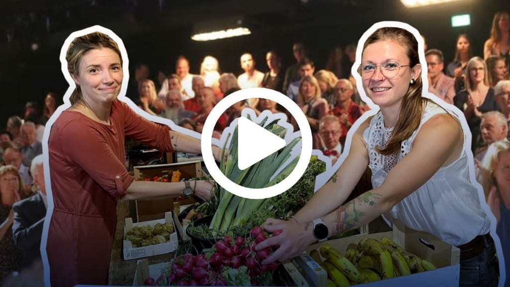 Cathleen Raabe-Rosendahl (links) und Anja Ehlert gehören zum Team des Crummen Ecks. Sie retten Lebensmittel vor der Tonne.