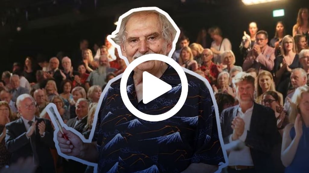 Helmut Brade ist ein international anerkannter Bühnenbildner, Grafiker - und auch Maler. Er wurde mit dem Preis der Initiatoren - nt, Volksbank und MZ - für seine Verdienste für die Stadt Halle geehrt.