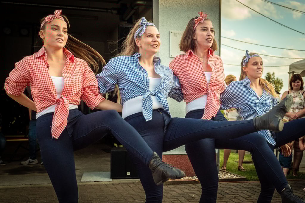 Die Tänzerinnen des Showtanzverein O'Blue treten in Prödel auf.