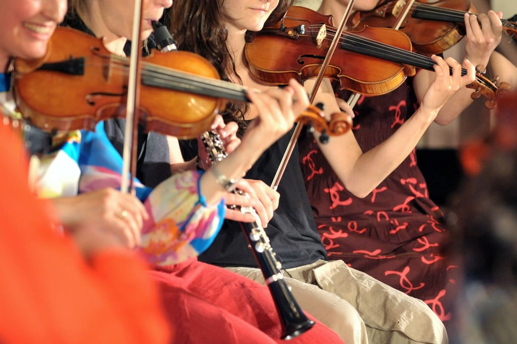 Musiker spielen bei einem Konzert zum Festival „Yiddish Summer“ in Weimar.