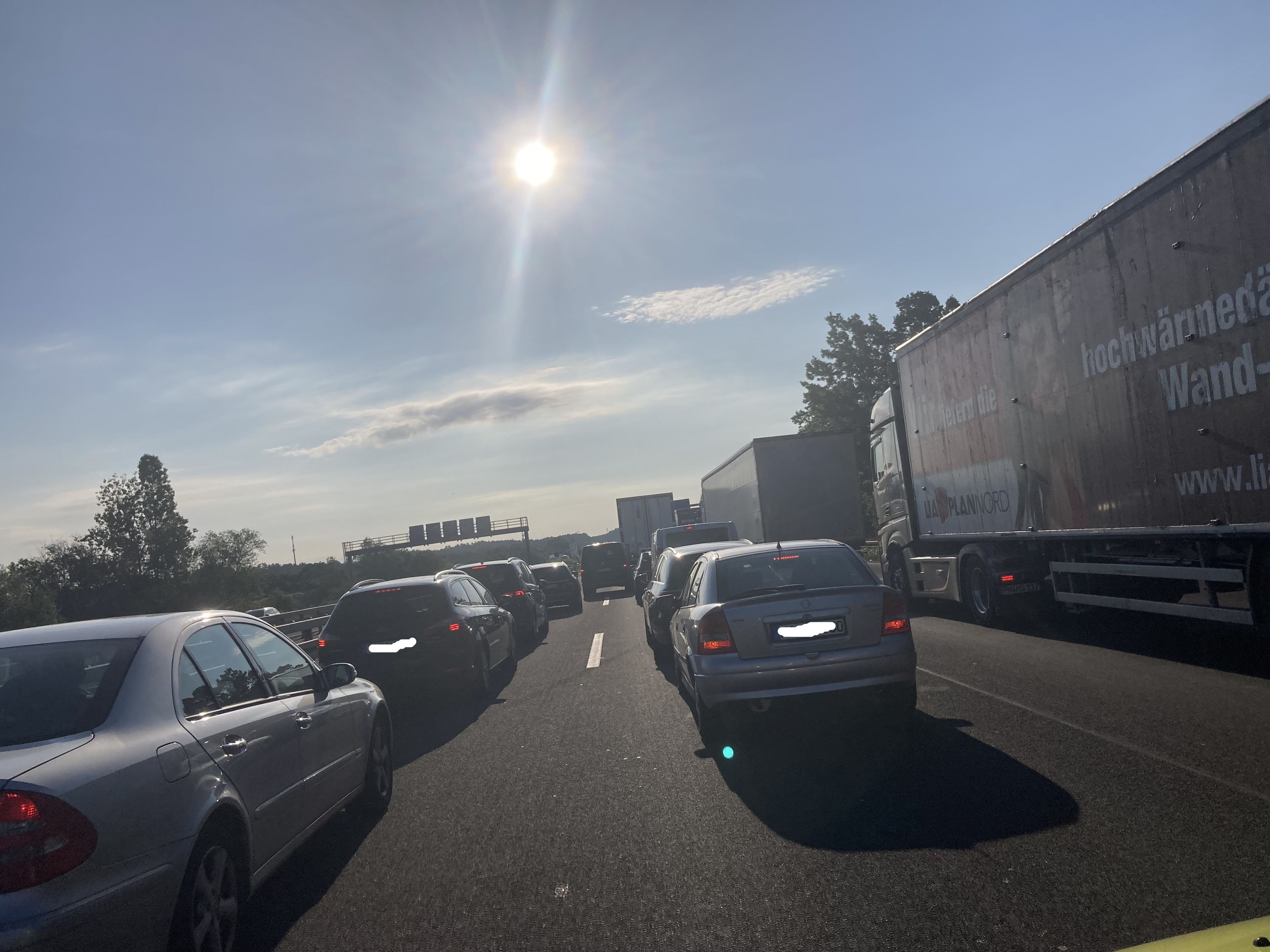 Sommerferien: Stau Auf A2 Bei Magdeburg Durch Baustelle Zwischen Lostau ...