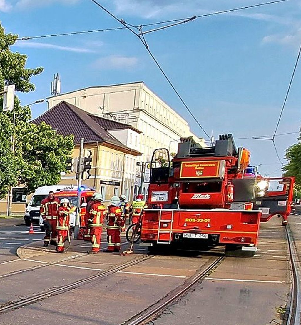 Am Sonntag war die Roßlauer Drehleiter in einen Unfall verwickelt worden.