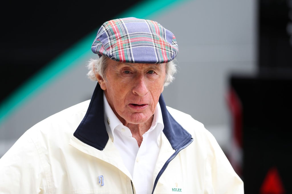 Der ehemalige Rennfahrer Sir Jackie Stewart soll vor ein paar Wochen einen leichten Schlaganfall erlitten haben.