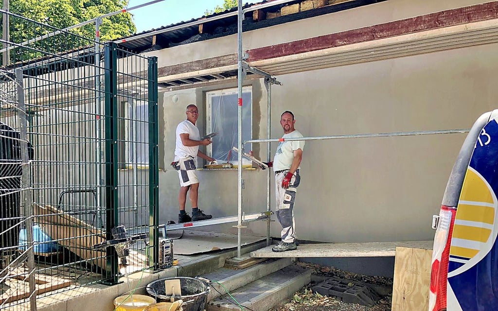 Am Sanitärtrakt des Strandbades an der Hasse Roßbach steht die Sanierung kurz vor dem Abschluss.