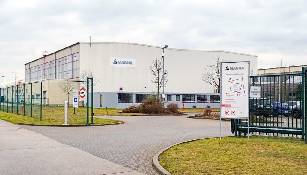 Der Autozulieferer Magna will sein Werk in Roitzsch (Anhalt-Bitterfeld) Ende 2024 schließen.