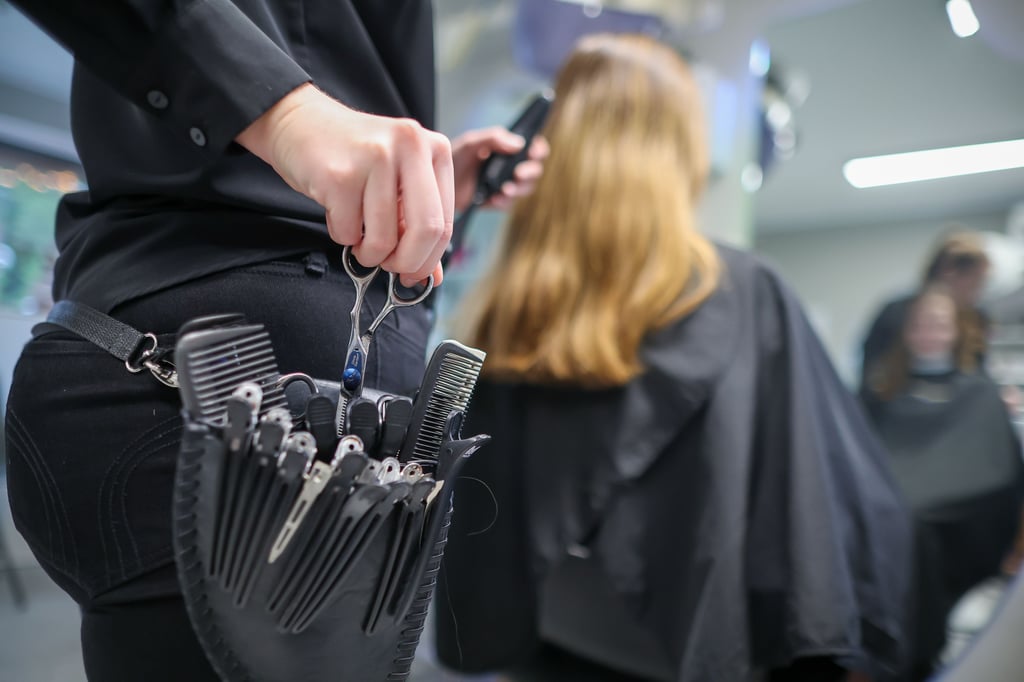 Während der Corona-Krise mussten Friseure mehrere Wochen lang schließen.