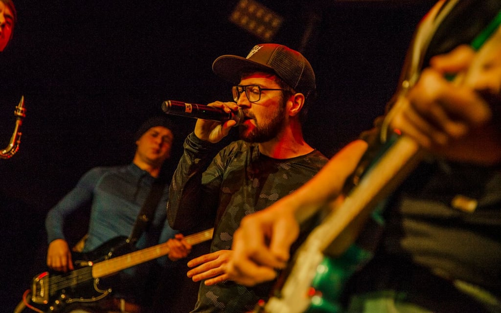 Krogmann tritt am Sonnabend neben anderen Bands im Magdeburger Yachthafen auf.