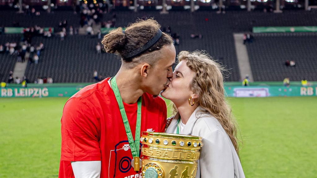 Yussuf Poulsen und Maria Duus feiern ihre Hochzeit.
