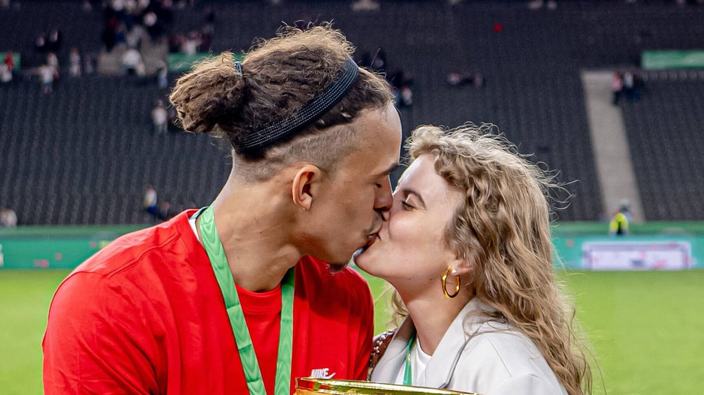 Yussuf Poulsen und Maria Duus feiern ihre Hochzeit.