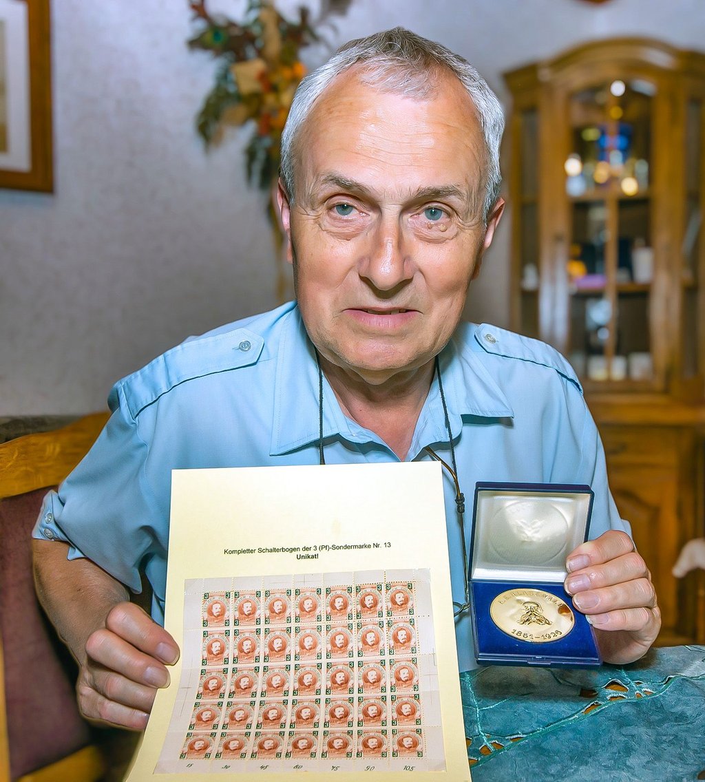 Hubert Tretner wurde für seine jahrzehntelange wissenschaftliche und publizistische Arbeit über die Privatpost ausgezeichnet.