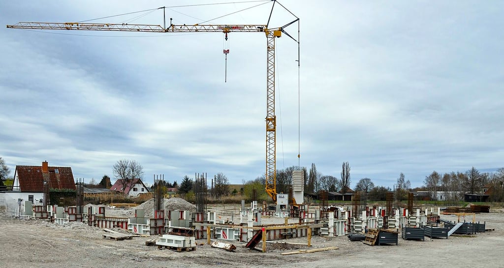 In der Geschwister-Scholl-Straße in Genthin wird ein Drogeriemarkt neu gebaut.