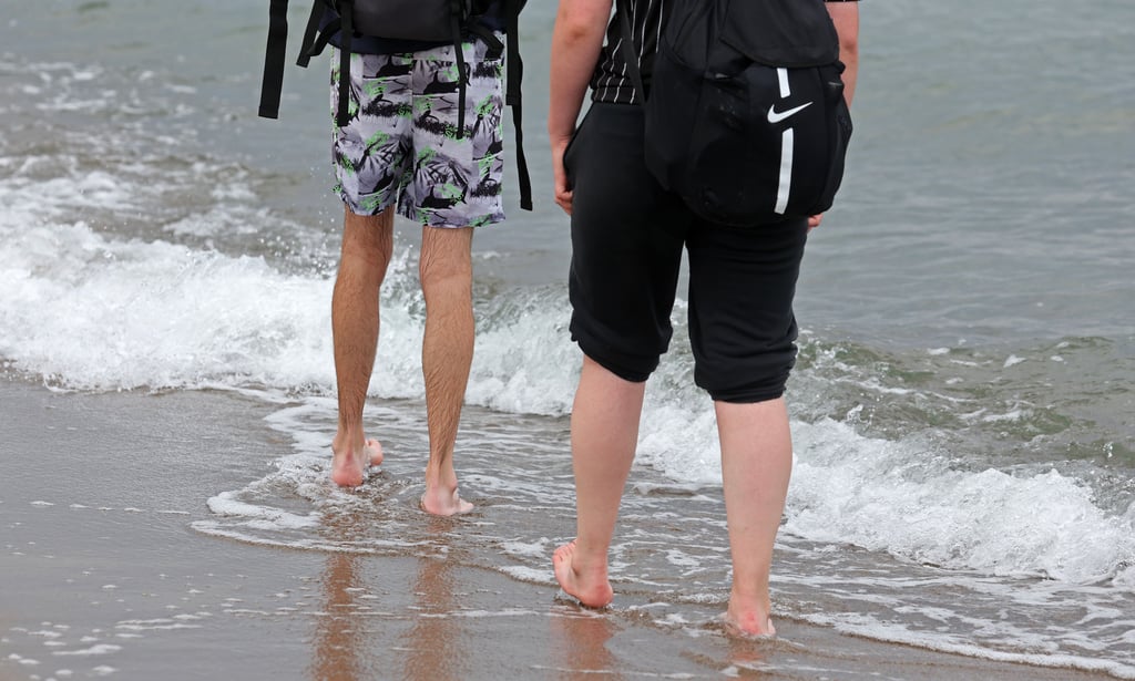 In Warnemünde wurde am Samstag ein lebloser Mann aus der Ostsee gezogen. Ersthelfer reanimierten den 75-Jährigen.