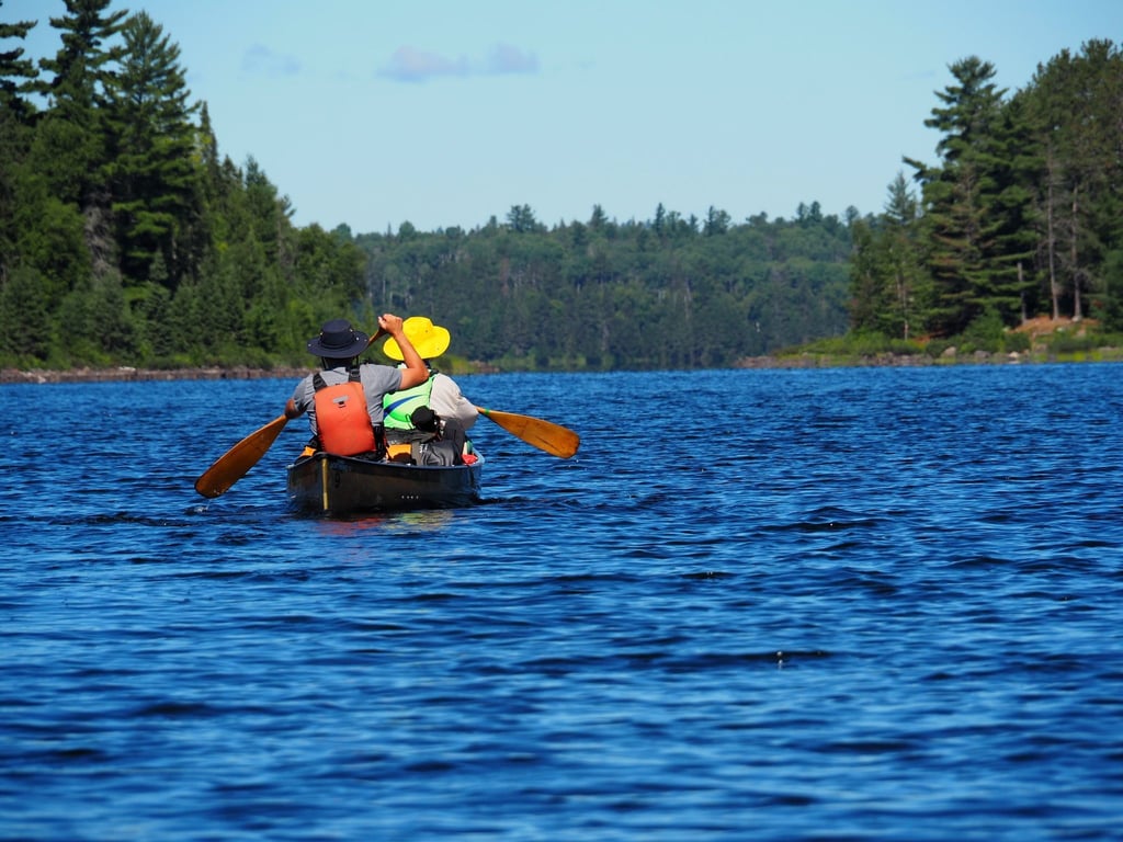 Zug um Zug durch die Einsamkeit: Im Kanu unterwegs durch das Seegebiet Temagami in Ontario.